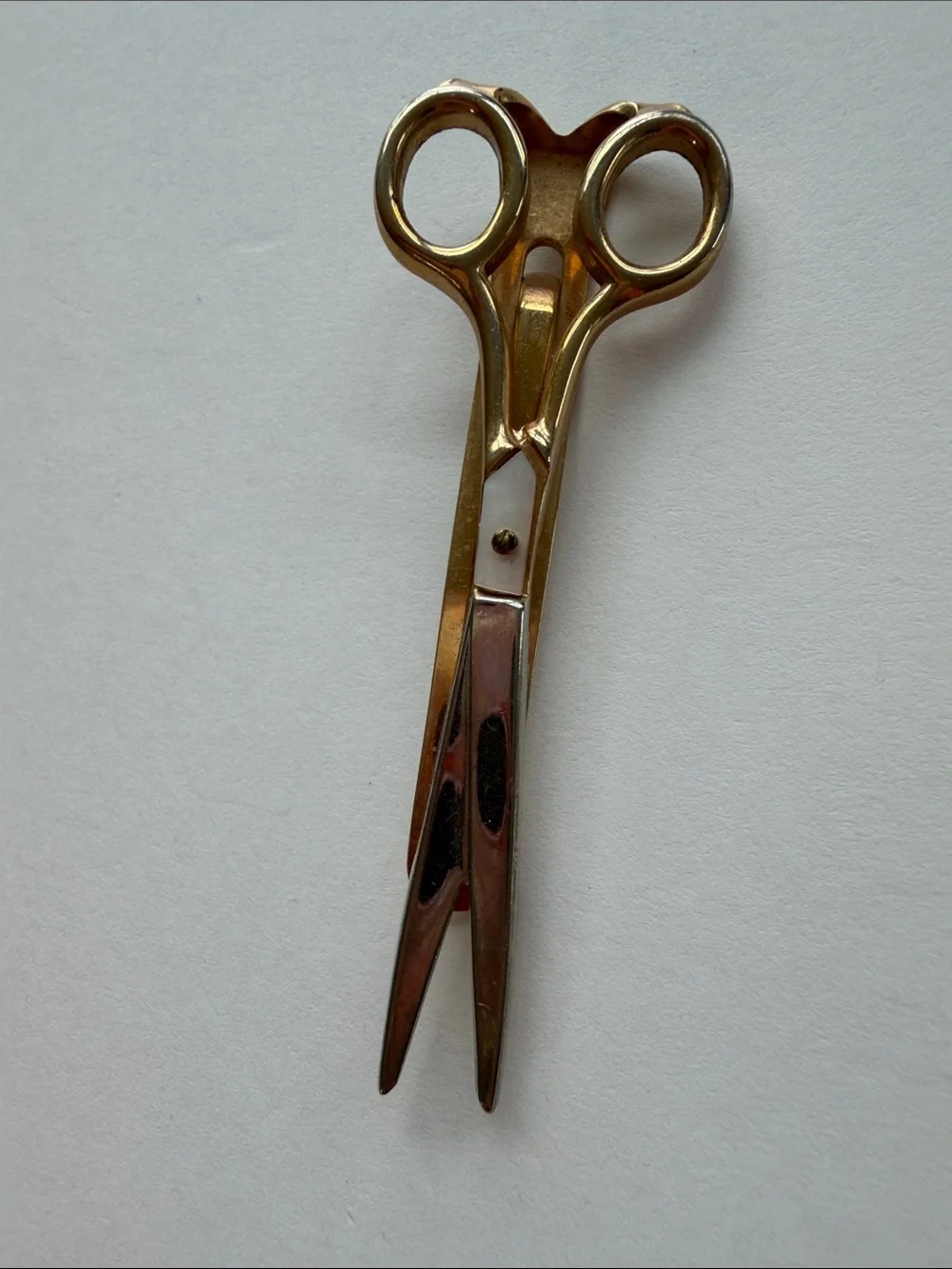 SWANK Gold Tone & Mother of Pearl Scissors Lapel Pin